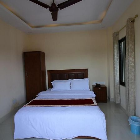 Hotel Suramma Rummindei Bagian luar foto