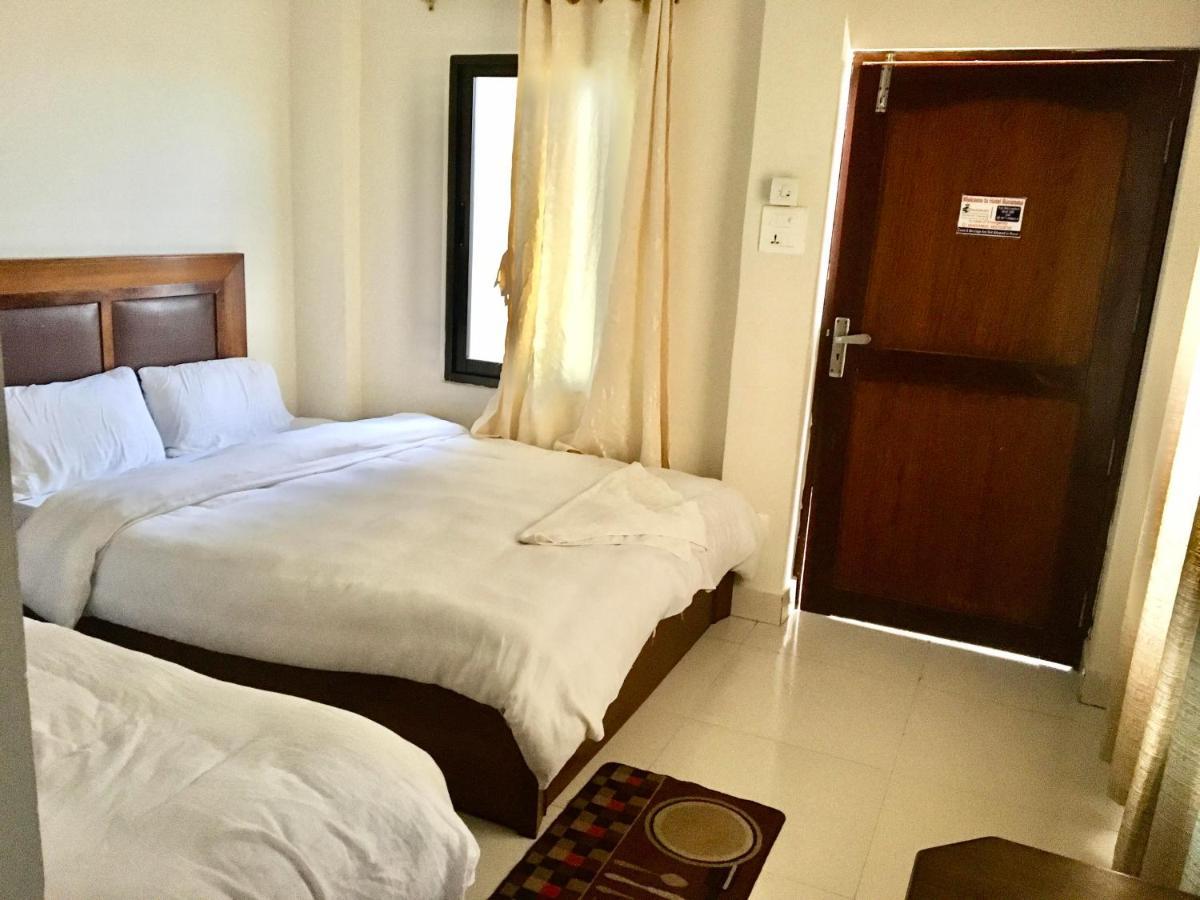 Hotel Suramma Rummindei Bagian luar foto