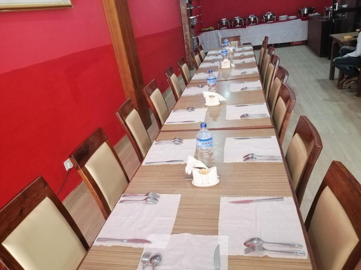 Hotel Suramma Rummindei Bagian luar foto