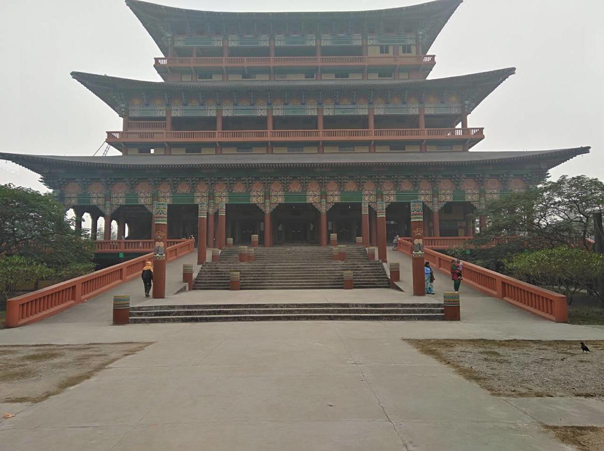 Hotel Suramma Rummindei Bagian luar foto