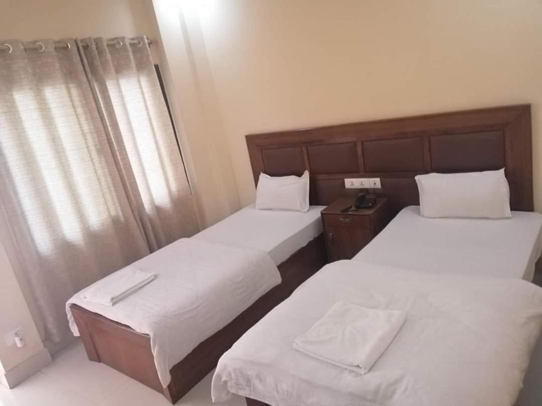 Hotel Suramma Rummindei Bagian luar foto
